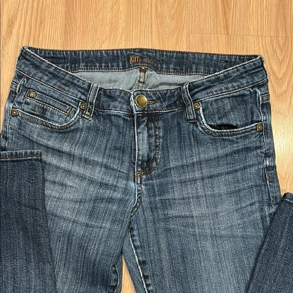 Kut From The Kloth Distressed Classic Jeans Size 6 - Picture 2 of 15